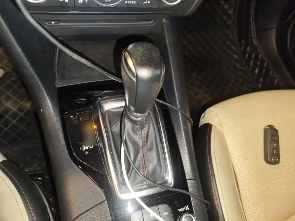 Mazda 3 Axela 2014