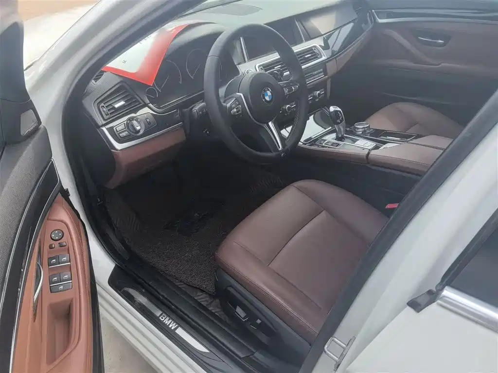 BMW 5 Series 2016 — фото 14