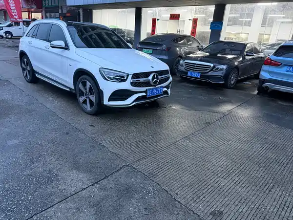 Mercedes-Benz GLC 2023