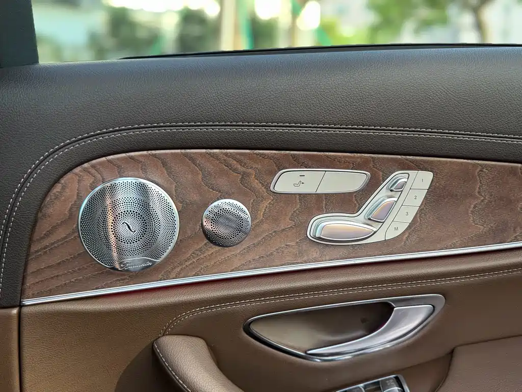 Mercedes-Benz E-Class 2020 — фото 13
