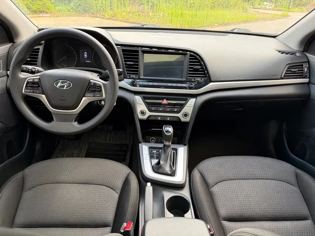 Hyundai Celesta 2016 — фото 11