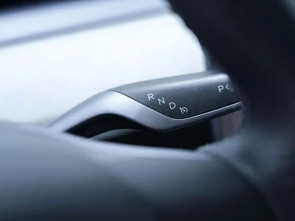 Tesla Model Y 2024 — фото 13