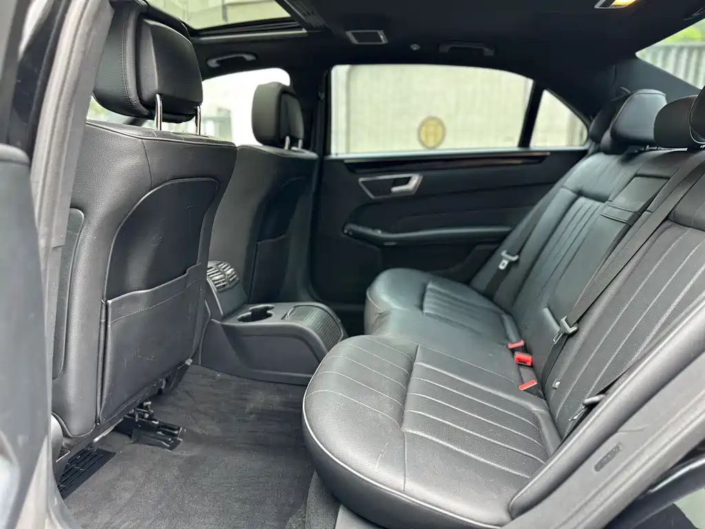 Mercedes-Benz E-Class 2015 — фото 11