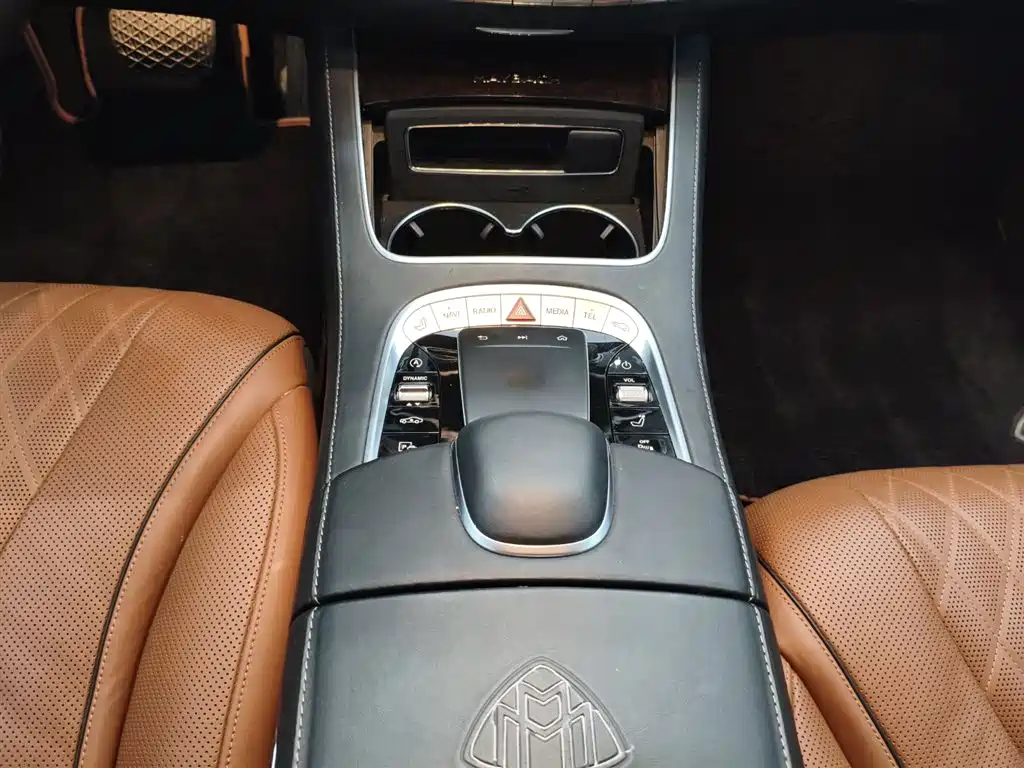 Mercedes-Benz Maybach S-Class 2021 — фото 12