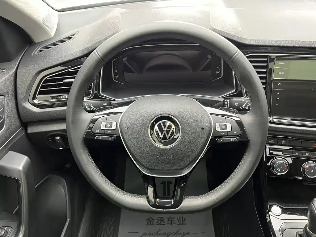 Volkswagen T-Roc 2022 — фото 10