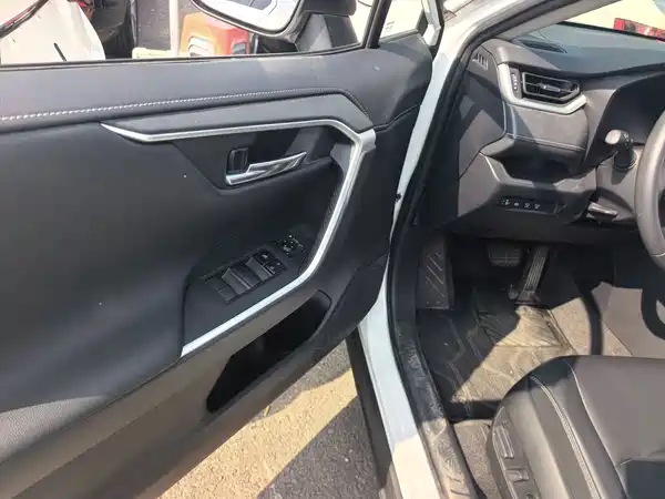 Toyota RAV4 2023