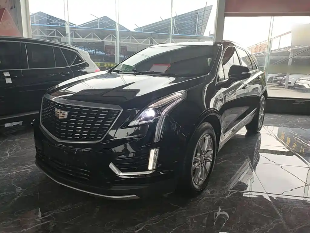 Cadillac XT5 2021 — фото 1