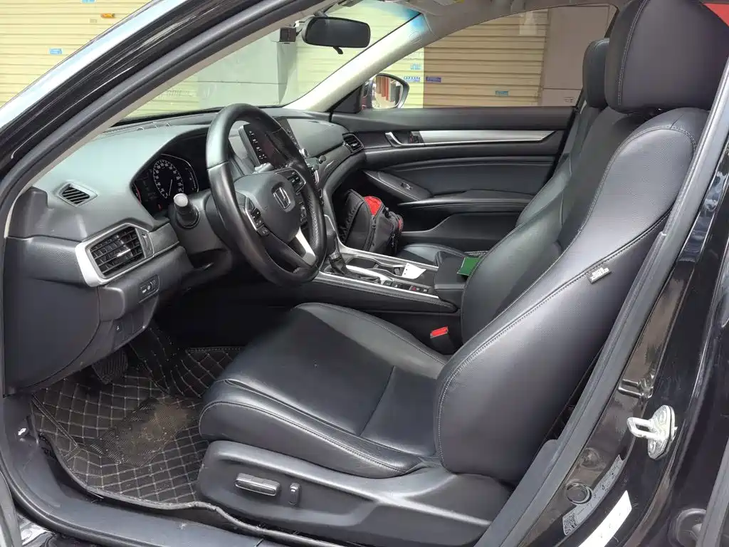 Honda Accord 2019 — фото 12