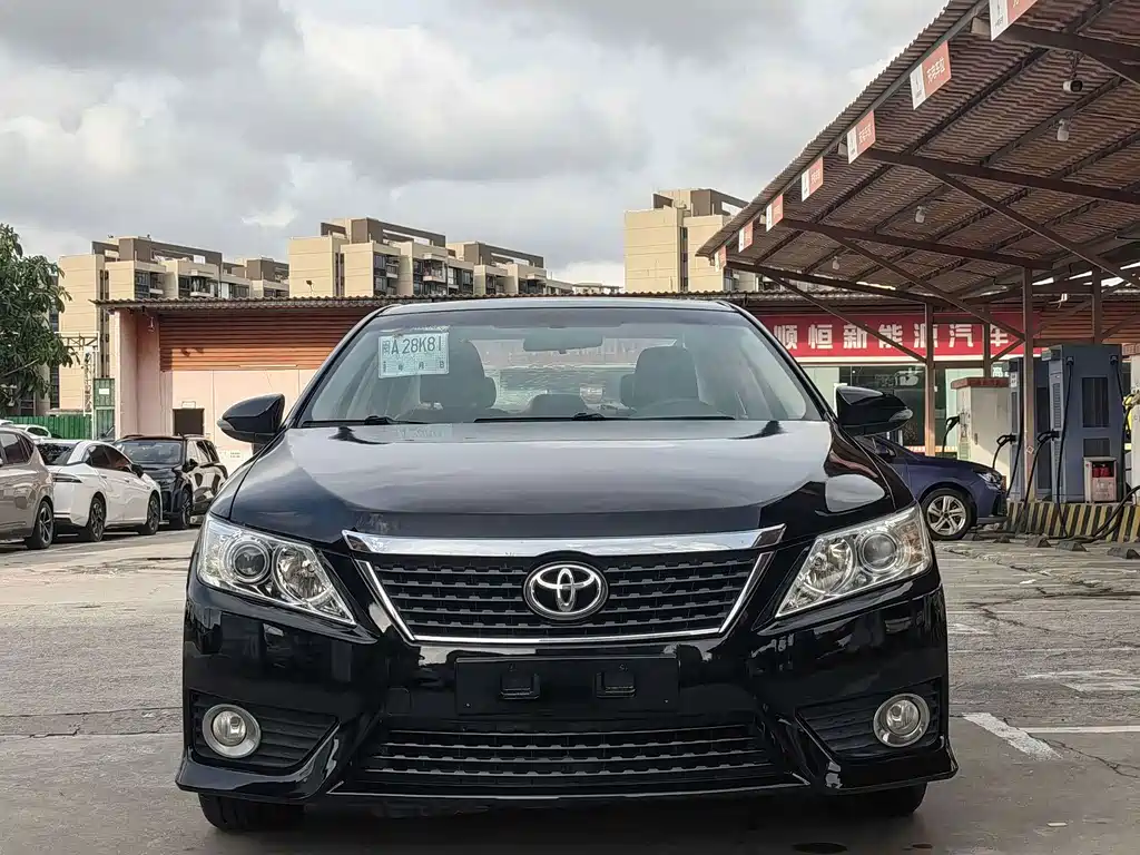 Toyota Camry 2012 — фото 2