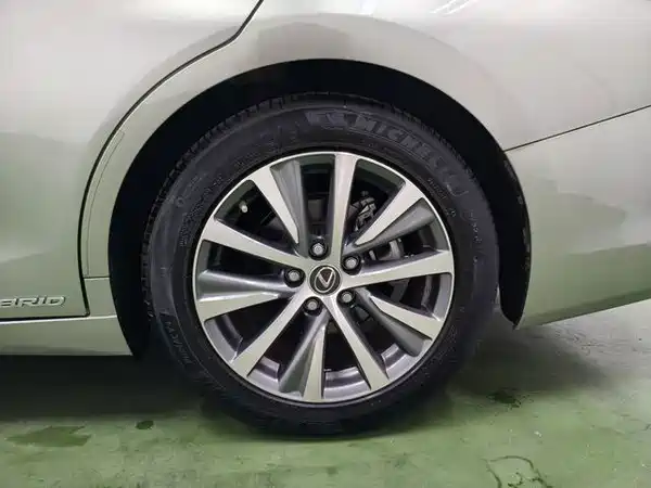 Lexus ES 2019