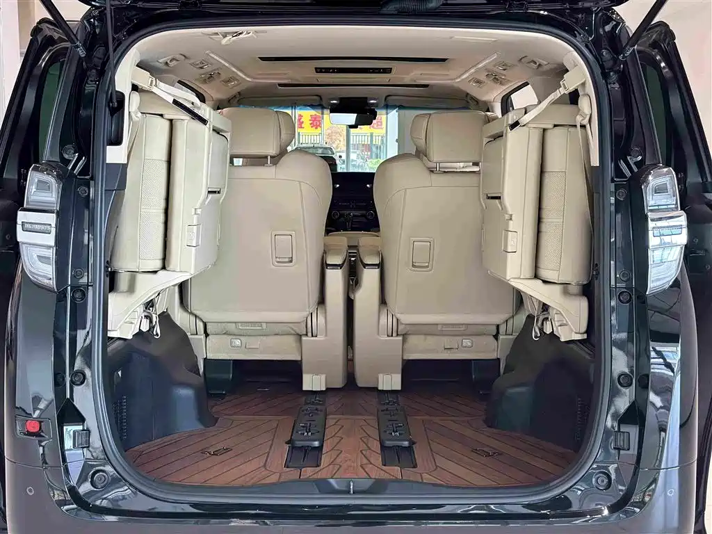 Toyota Vellfire 2022 — фото 45