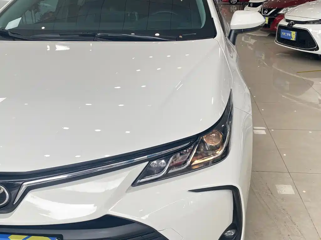 Toyota Corolla 2023 — фото 14