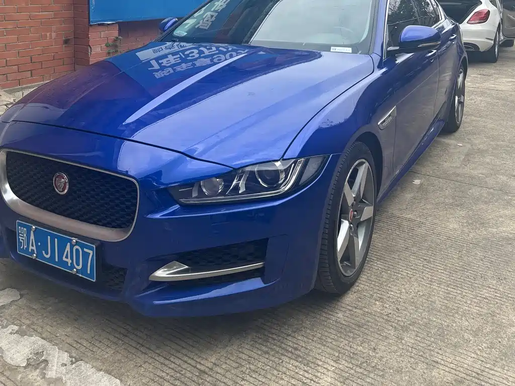 Jaguar XE 2017 — фото 3