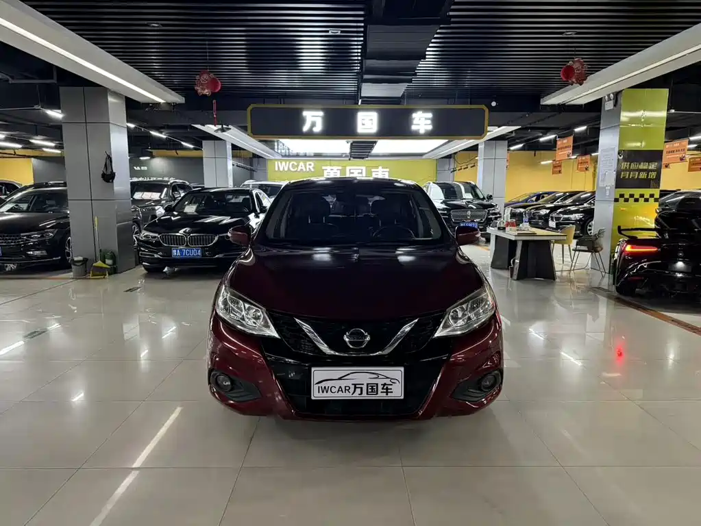 Nissan Tiida 2018 — фото 1