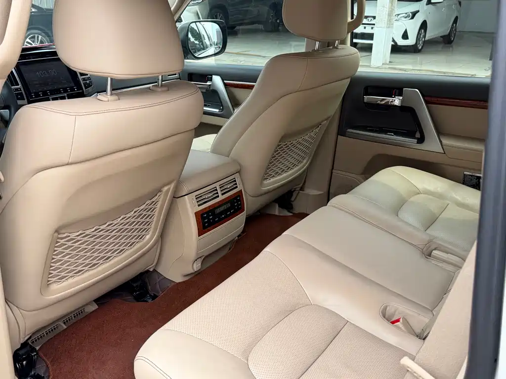 Toyota Land Cruiser 2016 — фото 19