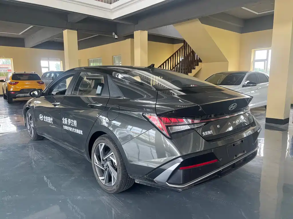 Hyundai Elantra 2023