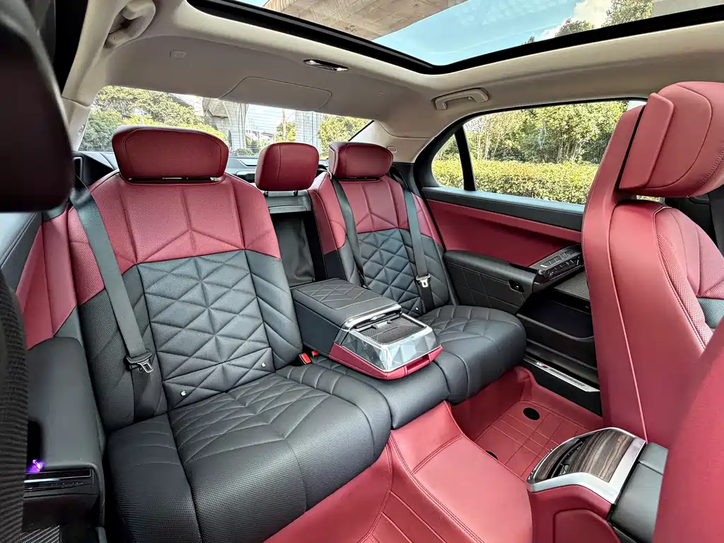 BMW 7 Series 2025 — фото 13
