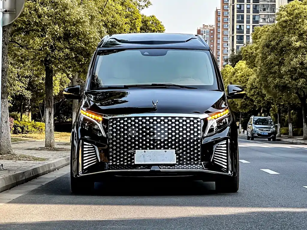 Mercedes-Benz V-Class 2024