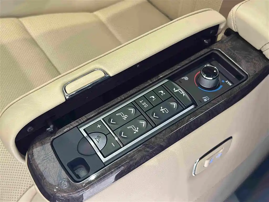 Toyota Vellfire 2022 — фото 31