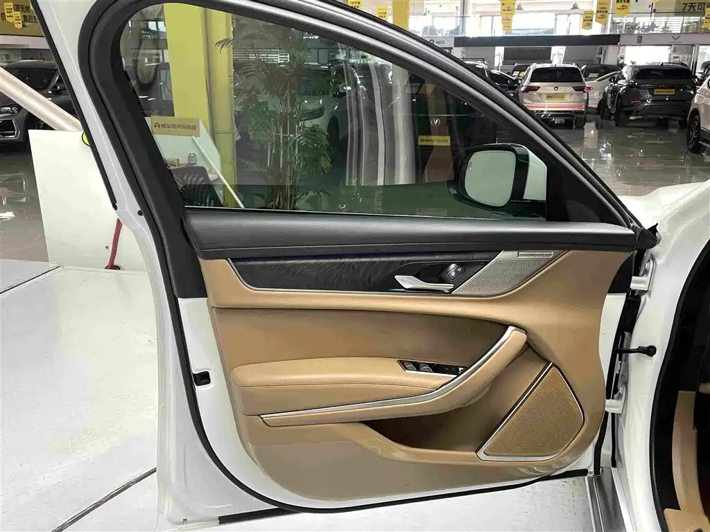 Jaguar XFL 2023 — фото 18