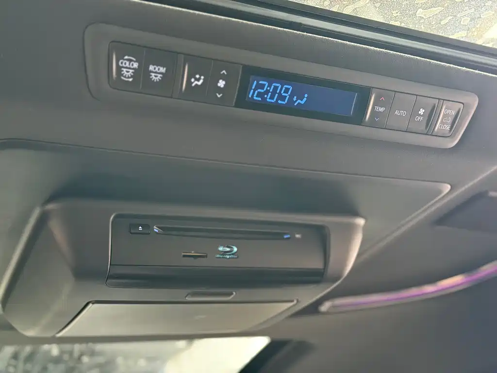 Toyota Alphard 2019 — фото 14