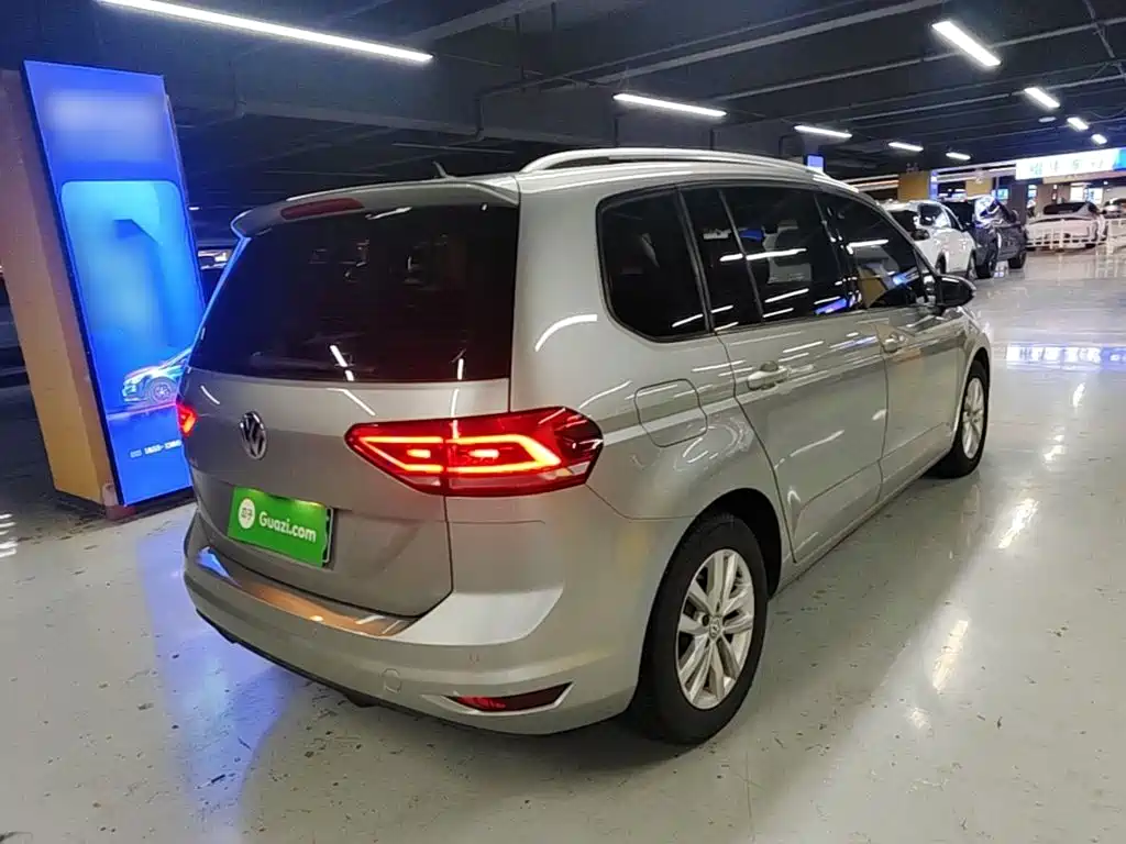 Volkswagen Touran 2019 — фото 7