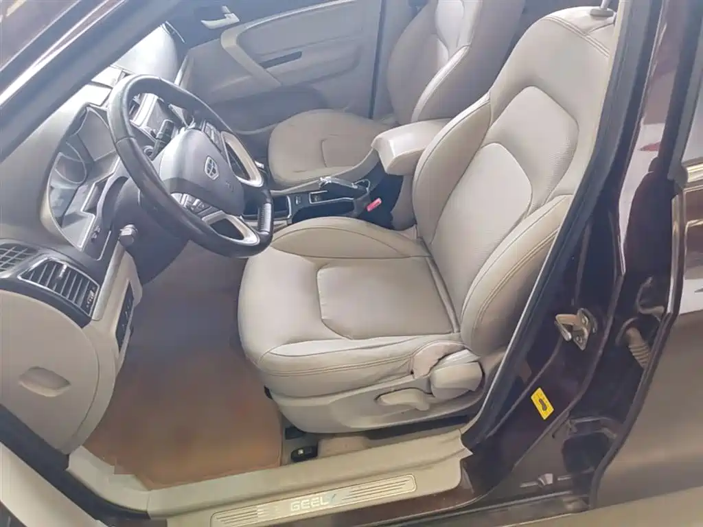 Geely Emgrand 2015 — фото 15