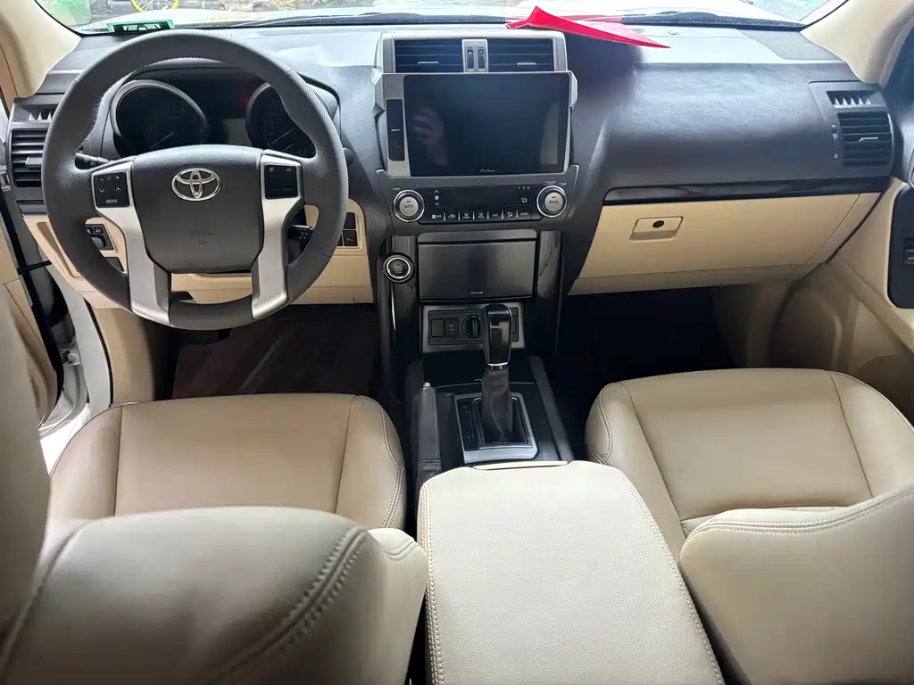 Toyota Prado 2014 — фото 10