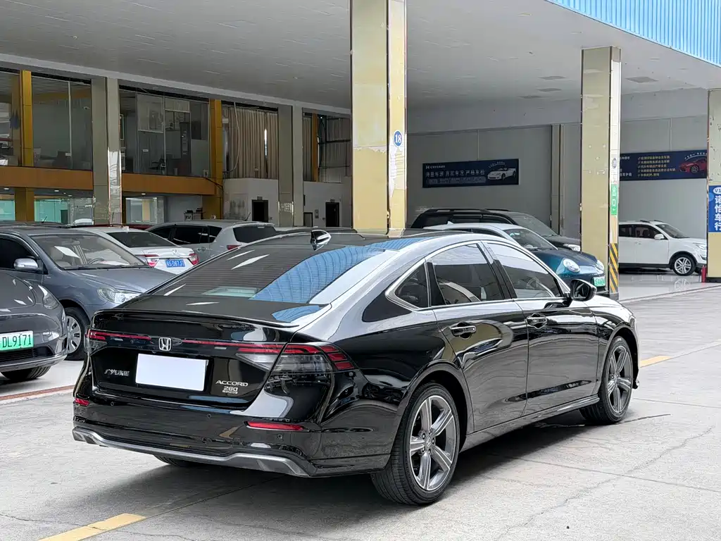 Honda Accord 2023 — фото 11