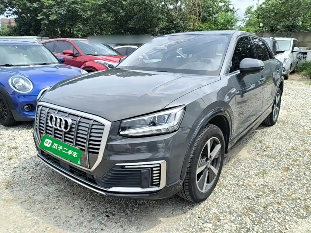 Audi Q2L E-Tron 2021 — фото 2