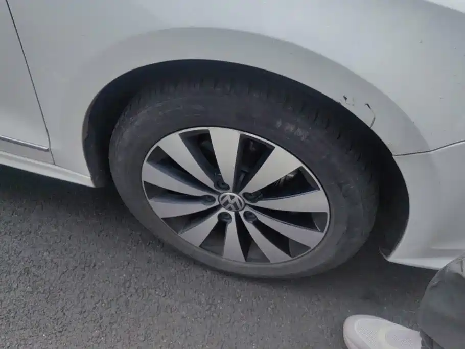 Volkswagen Sagitar 2018