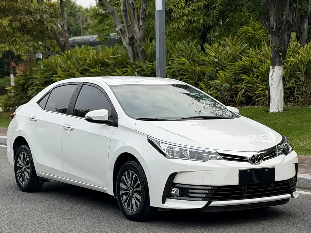 Toyota Corolla 2019 — фото 3
