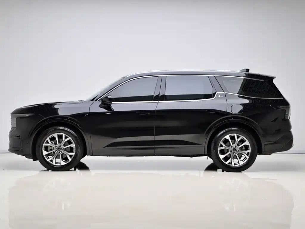 Ford Edge 2023 — фото 13