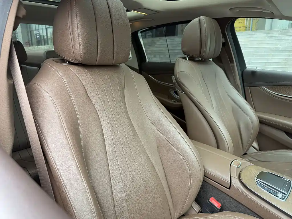 Mercedes-Benz E-Class 2019 — фото 13