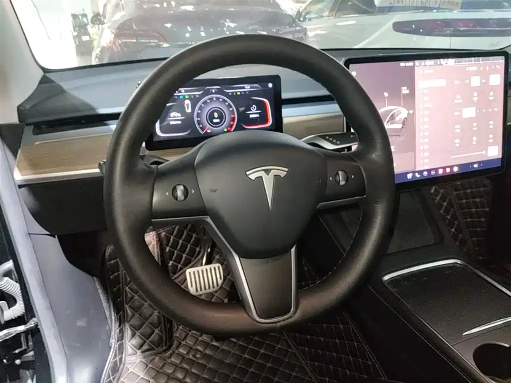 Tesla Model Y 2022 — фото 11