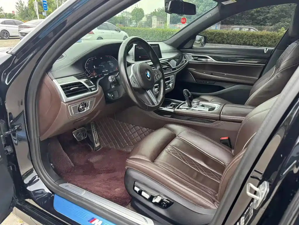 BMW 7 Series 2022 — фото 11