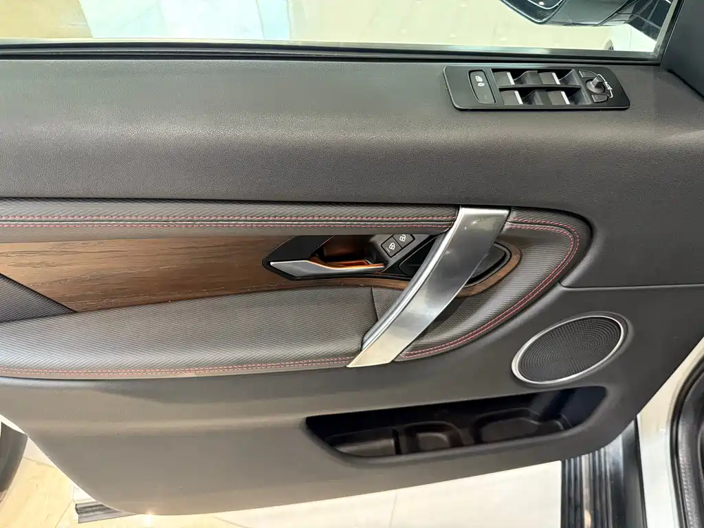Land Rover Discovery Sport 2022 — фото 10