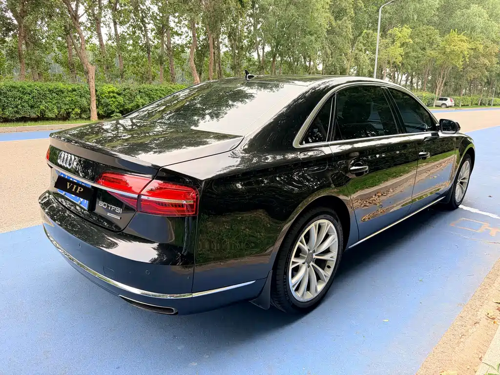 Audi A8 2015 — фото 7