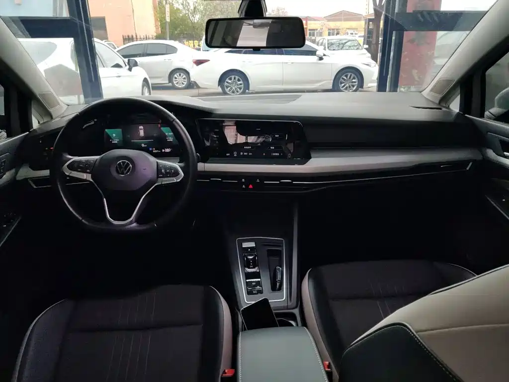 Volkswagen Golf 2021