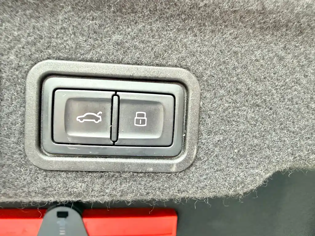 Audi A8 2015 — фото 17