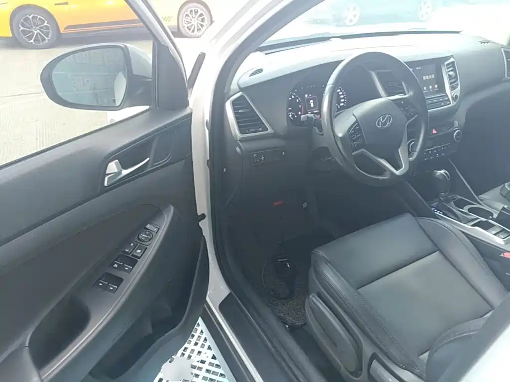 Hyundai Tucson 2017 — фото 16