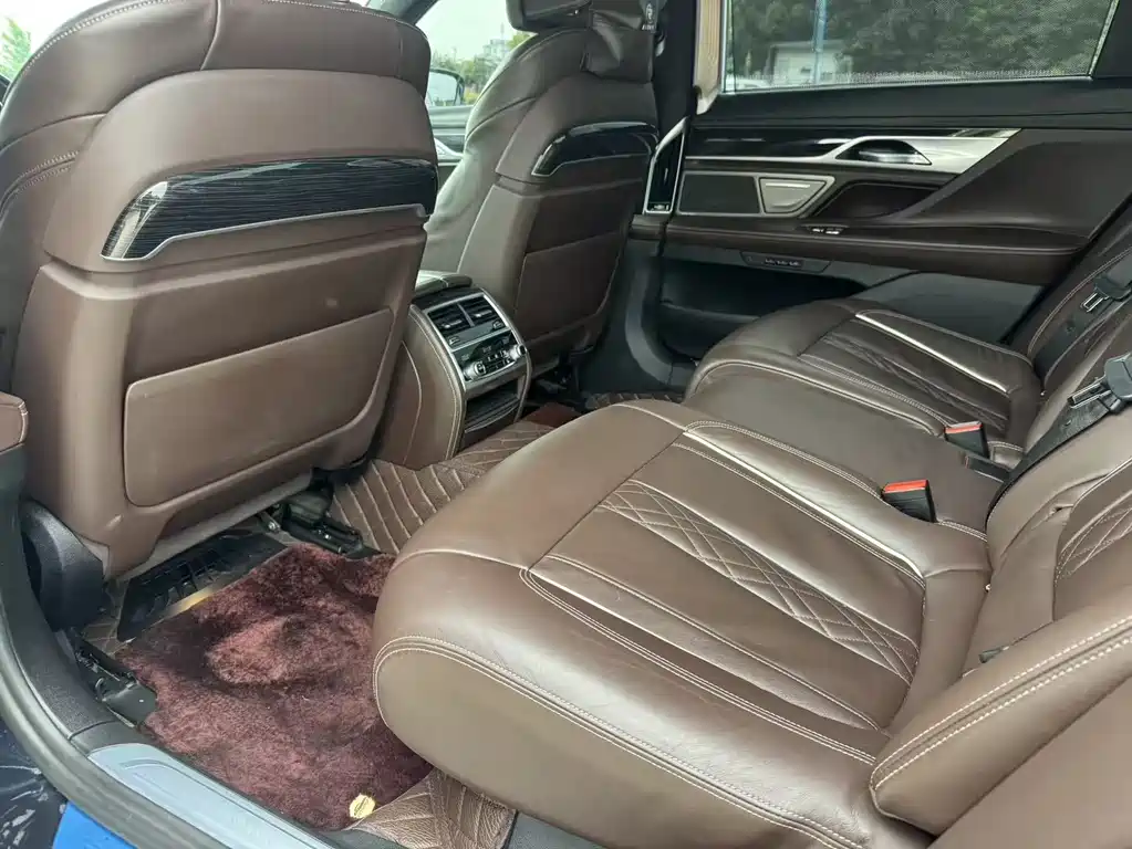 BMW 7 Series 2022 — фото 13