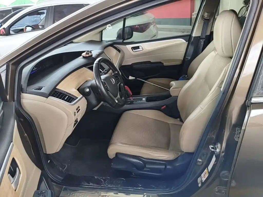 Honda Jade 2016 — фото 11