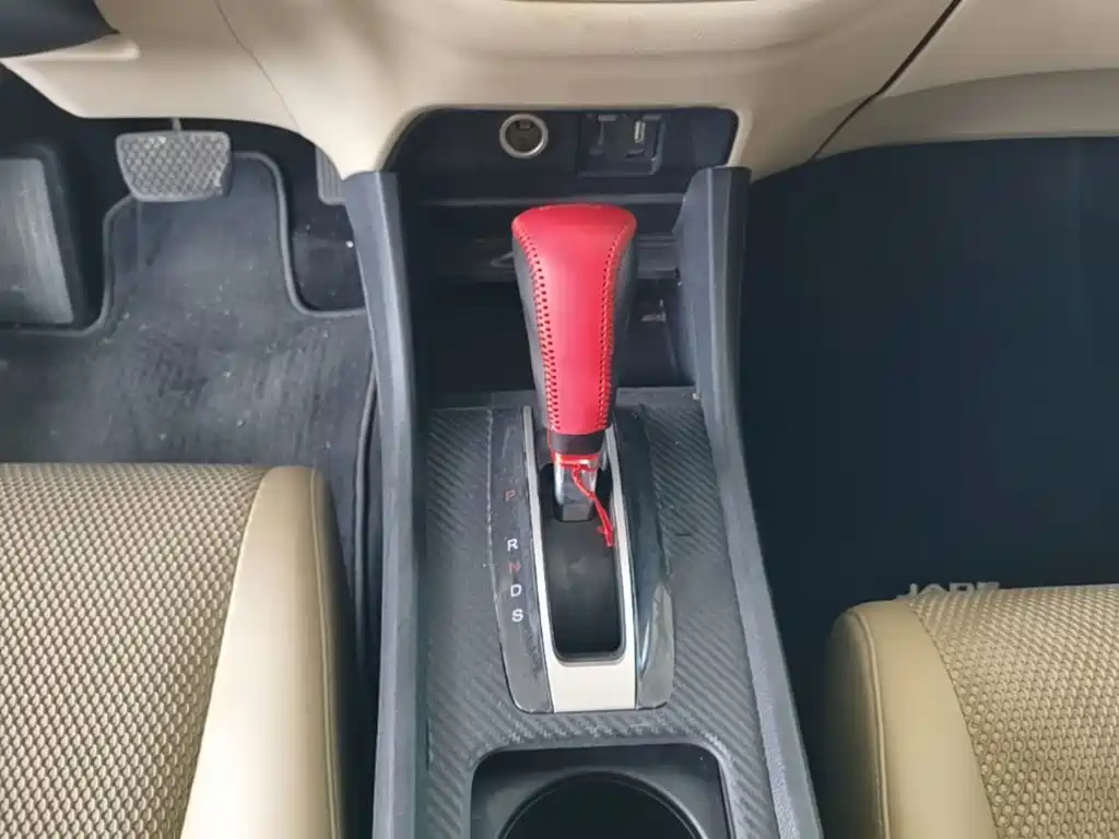 Honda Jade 2016 — фото 10