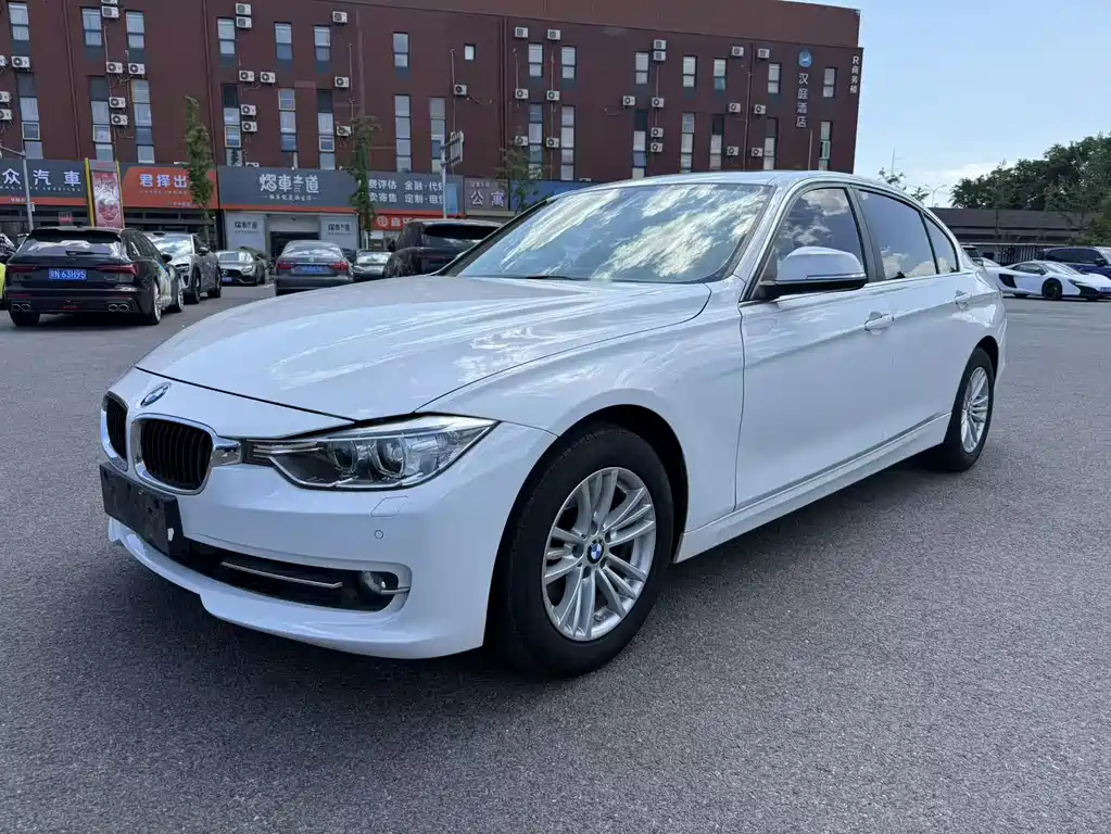 BMW 3 Series 2015 — фото 1