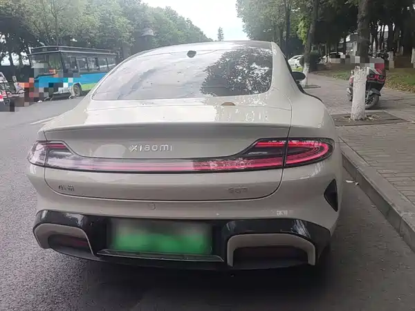 Xiaomi SU7 2025