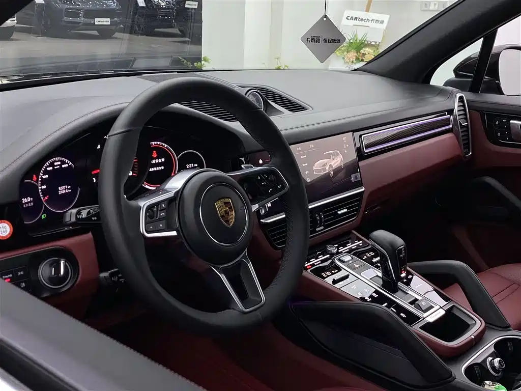 Porsche Cayenne 2019 — фото 25