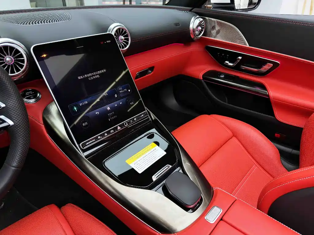 Mercedes-Benz SL-Class AMG 2025 — фото 18