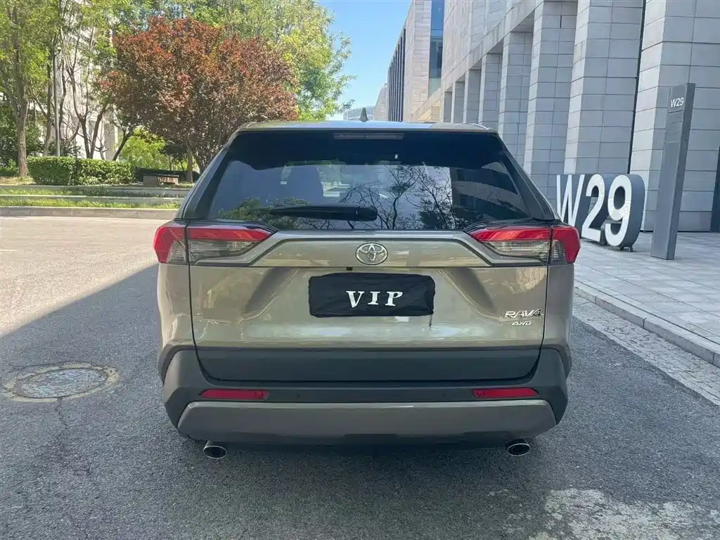Toyota RAV4 2021