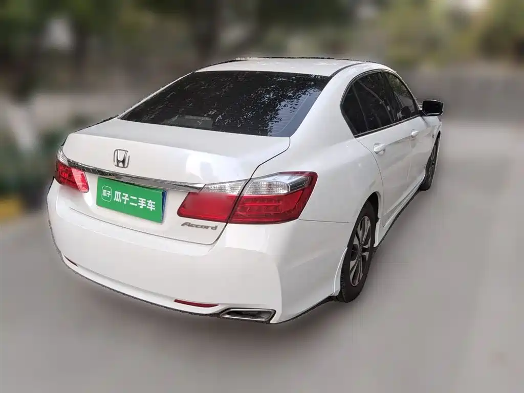 Honda Accord 2015 — фото 6